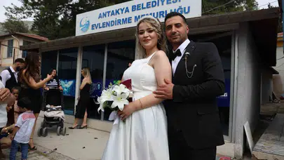 Deprem bölgesinde yeni bir hayat: 27 bin genç çift evlilik desteğiyle dünyaevine girdi