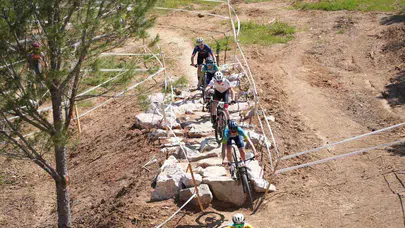 Pedalların gücü Akhisar’da buluştu: 6 ülkeden 649 sporcu zirve için ter döktü