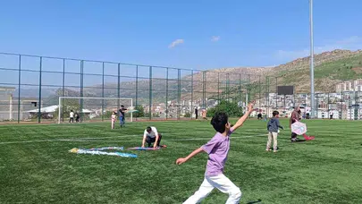 Diyarbakır’da gökyüzü şenlendi: Çocuklar 23 Nisan’ı doyasıya kutladı