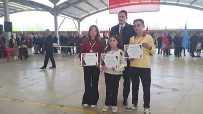 Hisarcık’ta 23 Nisan coşkusu: Geleceğin sanatçıları ve şairleri sahnede ödüllerini aldı