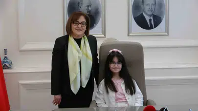 Gaziantep’te 23 Nisan heyecanı: Başkanlık koltuğunun yeni sahibi Beren oldu