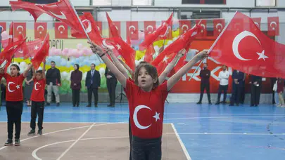 Şırnak’ta bayram coşkusu: Minikler hünerlerini sergiledi, meydanlar şenlendi