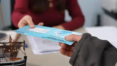 Kestel’de yüzler gülüyor: İhtiyaç sahibi ailelere alışveriş kartı desteği