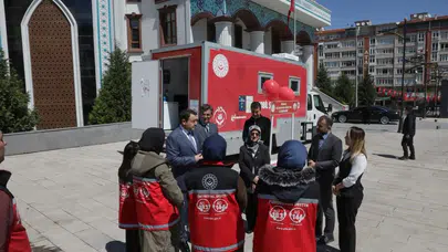 Kütahya'da sosyal hizmet kapıya geldi: Vali Işın'dan sahada aktif takip
