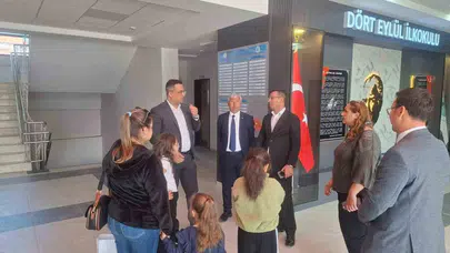 Sıralara oturdu, miniklerin hayallerini dinledi: Kaymakam Dalak’tan eğitime yakın markaj
