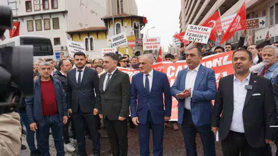 Kemeraltı’nda kepenkler otopark krizi için indi: Esnaf çözüm için belediye kapısına dayandı