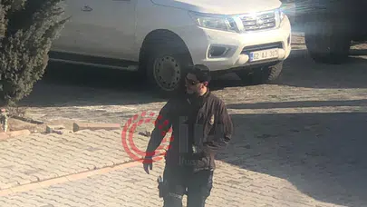 Gülistan Doku dosyasında yeni gelişme: Eski valinin oğlunun kamuflajlı ve silahlı fotoğrafı gündeme oturdu