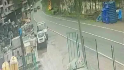 Sollama yasağını hiçe saydı, sinyal vermeden dönen araçla karşılaşınca direğe çarptı: Rize'de korku dolu anlar