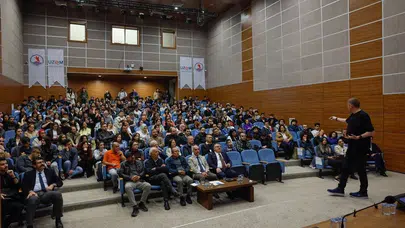 NASA’nın derin uzay uzmanı OMÜ’de: Evrenin bilinmezlerine ışık tuttu