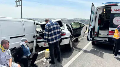 Besni yolunda dehşet anları: Kavşakta meydana gelen kazada 4 kişi yaralandı