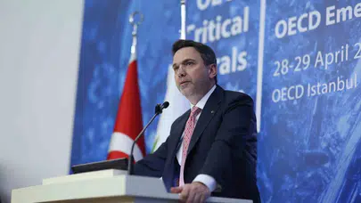 Bakan Bayraktar’dan kritik hamle: Türkiye enerji dönüşümünde oyun kurucu oluyor