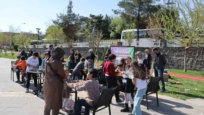 Siverek’te hamleler havada uçuştu: Parka kurulan satranç masaları her yaştan vatandaşı buluşturdu