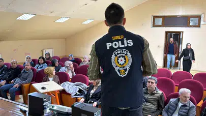 Ağrı'da dijital dünyaya karşı kalkan: Emniyetten öğrencilere ve velilere kritik uyarılar