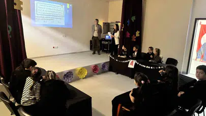Safranbolu’da sıra dışı rekabet: Karneleri çocuklar aldı, İngilizceyi veliler yarıştırdı
