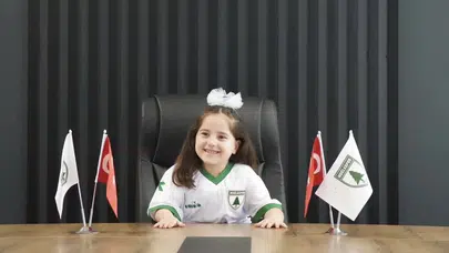 Muğlaspor’da 23 Nisan coşkusu: Minik başkan koltuğa oturdu, ilk talimatı şampiyonluk oldu