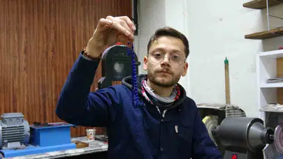 Lise yıllarında başlayan tutkusunu mesleğe dönüştürdü: Genç ustanın elinden çıkan tespihler sınırları aşıyor