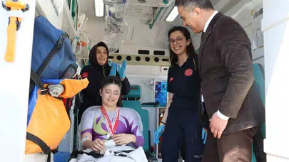 Kürsü hayali ambulansta gerçek oldu: Genç sporcunun madalya gururu