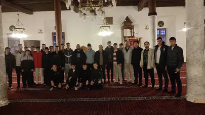 Şuhut’ta manevi sabah: Öğrenciler ve öğretmenler aynı safta buluştu