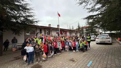 Motorun sesi bu kez iyilik için yükseldi: Afyonlu motosikletçiler köy çocuklarını bayram coşkusuyla buluşturdu