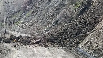 Bahçesaray’da korkutan heyelan: Facianın eşiğinden dönüldü