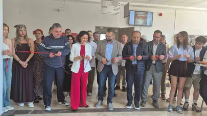 Anadolu'nun gizemli dünyası üniversite koridorlarına taşındı: Genç rehberlerden büyüleyici ritüeller sergisi