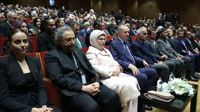 Kültür sanat dünyasının gözü Beyoğlu’ndaydı: Cumhurbaşkanı Erdoğan "Bir Adam Yaratmak" galasında
