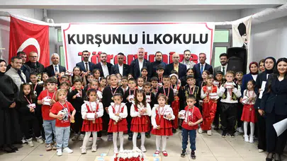 Kırsalda bayram coşkusu: Minik öğrencilerin performansı izleyenleri mest etti