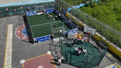 Bağcılar'da spor seferberliği: 35 noktada yeni nesil sahalar yükseliyor