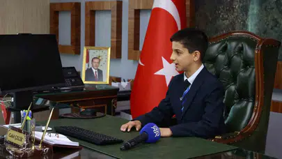 Bingöl’de 23 Nisan heyecanı: Minik Muhammed Selim valilik koltuğuna oturdu