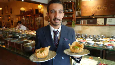 Gaziantep'te israfı lezzete dönüştüren buluş: Baklavalı helva tezgahlarda