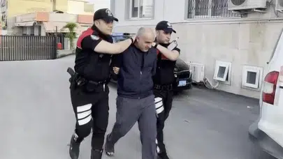 Adana'da vicdansızlık kamerada: Sokak köpeğini sopayla döven bekçi yakalandı