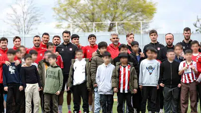 Sivasspor’da koltuk minik başkana emanet: Kırmızı-beyazlı kulüpte 23 Nisan coşkusu