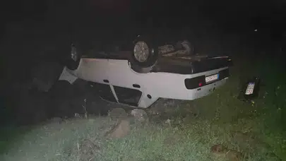 Hatay'da korkutan kaza: Tarlaya uçan otomobilde can pazarı