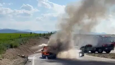 Ankara-Nallıhan yolunda korku dolu anlar: Seyir halindeki otomobil alevlere teslim oldu