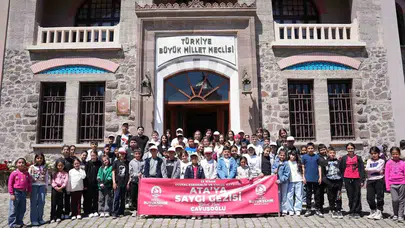 Denizli’nin minik kalpleri Başkent’te: Hayatlarında ilk kez Anıtkabir’i gördüler
