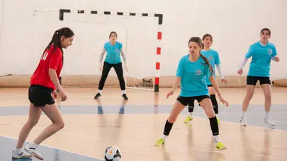 Erzincan’da bahar coşkusu sahaya taşındı: Rektör Levent’ten öğrencilere tam destek