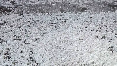 Elazığ’da mevsim normalleri dışında sürpriz: Şehir bir anda beyaza büründü