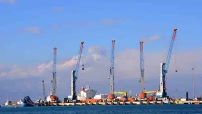 Aliağa limanları zorlu dönemi zirvede kapattı: Düşüşe rağmen liderlik elden bırakılmadı