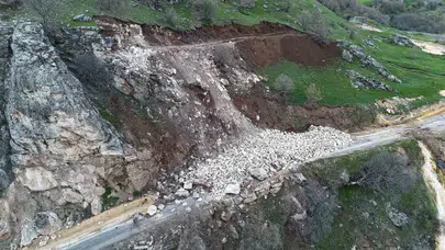 Bingöl’de doğa felaketi: Eriyen karlar ve yağışlar yolu trafiğe kapattı