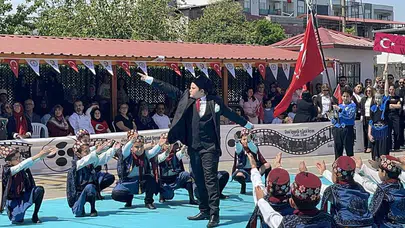 Küçük yüreklerden dünyaya dev çağrı: Savaşlar dursun, dünya çocuklara kalsın