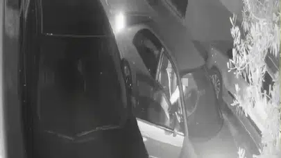 Denizli'de kan donduran anlar: Otomobilden yola atılan kadının feryadı kamerada