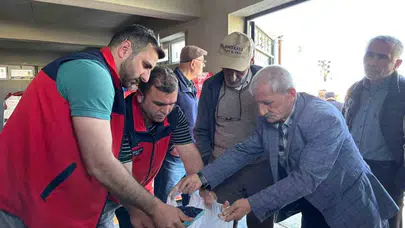 Tarlalar şenleniyor: Afyonkarahisar’da üreticiye dev ayçiçeği desteği