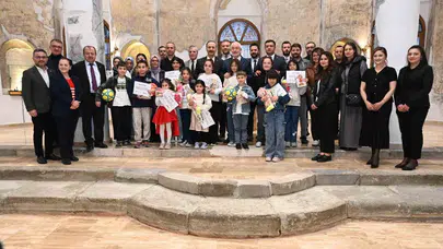 Minik burunlar parfüm ustası oldu: Isparta’da 23 Nisan’a özel mis kokulu atölye