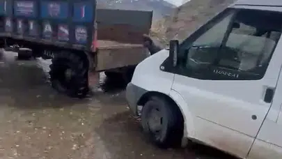 Bayram coşkusu çamura saplandı: 23 Nisan yolunda öğrencilerin zor anları