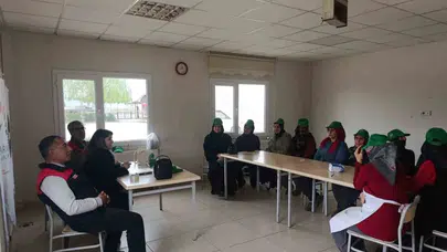 Toprağın bereketini elleriyle işliyorlar: Elazığlı kadın çiftçilere modern tarım seferberliği