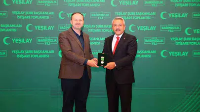 Rize’de tarihi bir ilk: Vali Baydaş’a Yeşilay’dan en prestijli ödül
