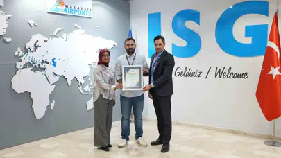 Uçuşunu kaçıran yaşlı yolcunun "güvenli limanı" oldu: Sabiha Gökçen'de vicdanın zaferi