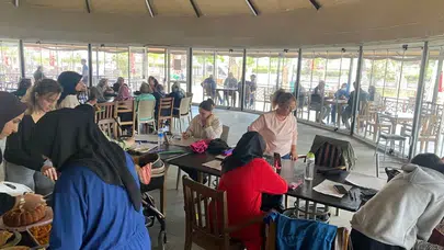 Germencik’te fırçalar sanat için konuşuyor: Belediye kurslarına vatandaşlardan tam not