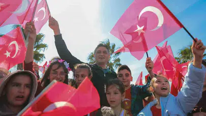 Aliağa’da 23 Nisan coşkusu: Çocuklar bayramı üç gün boyunca doyasıya yaşadı