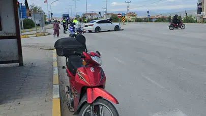 Vezirköprü’de korkutan kaza: Motosiklet sürücüsü hastanelik oldu